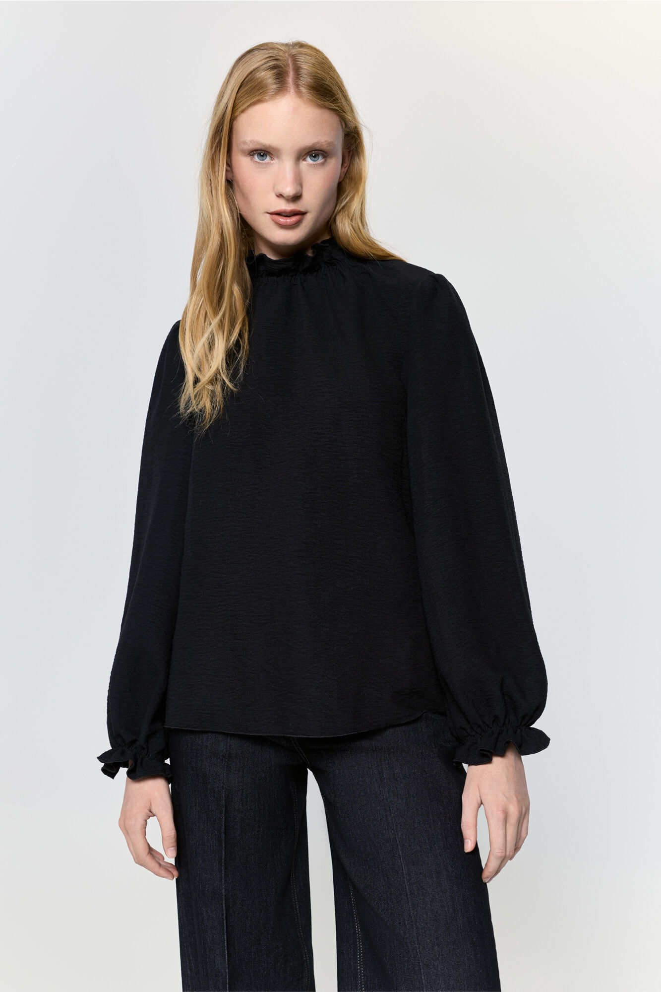 Milano Camisa fluida con cuello y pu&ntilde;os el&aacute;sticos