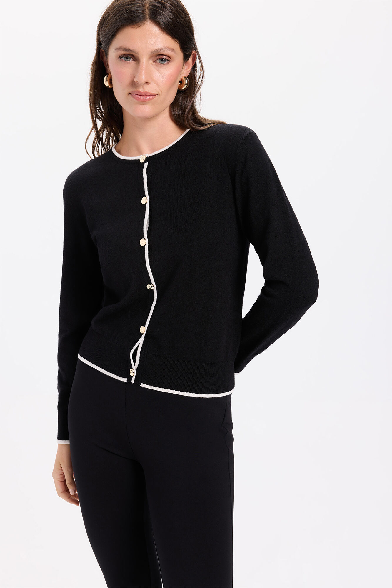 Milano Cardigan preto com detalhes brancos contrastantes
