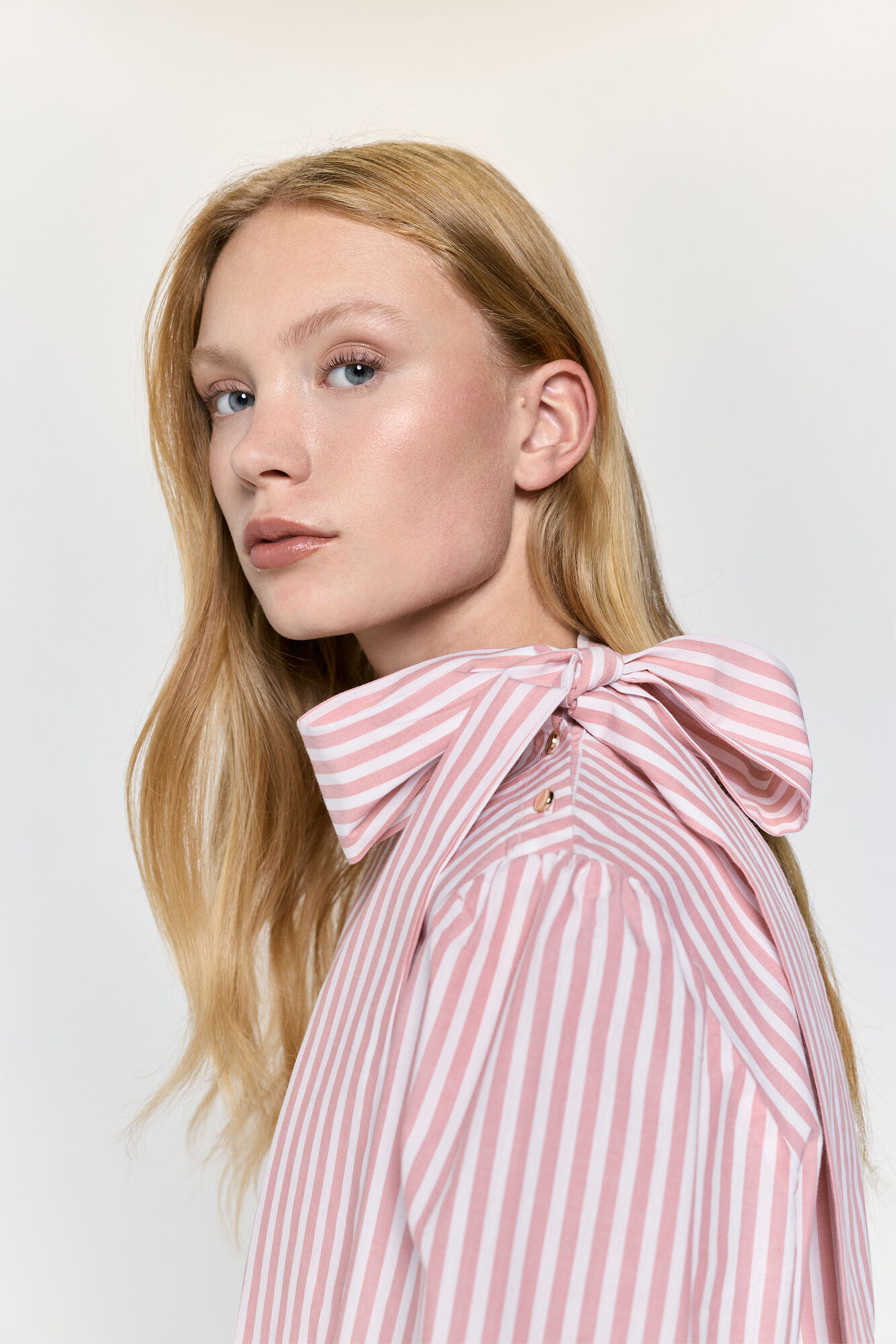 Milano Blusa esvoa&ccedil;ante com gola