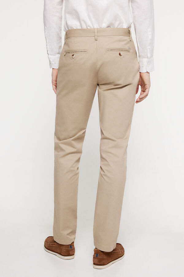 Fifty Outlet Chino Liso Vestir. Marfil