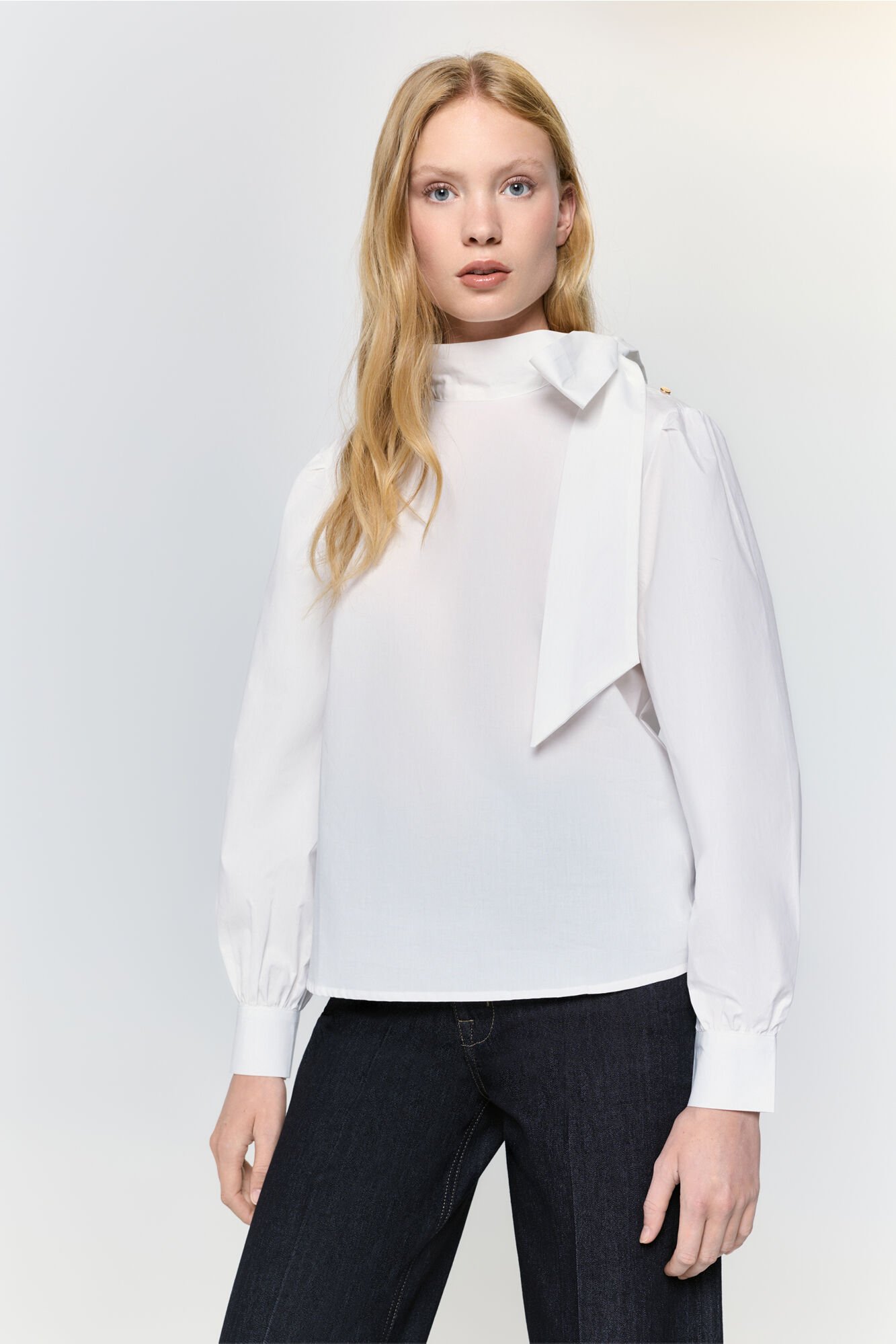 Milano Blusa esvoa&ccedil;ante com gola