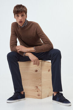 Fifty Outlet jersey cuello caja confeccionado en calidad algodón con microestructura Camel