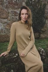 Milano Vestido de malha evasê Camel