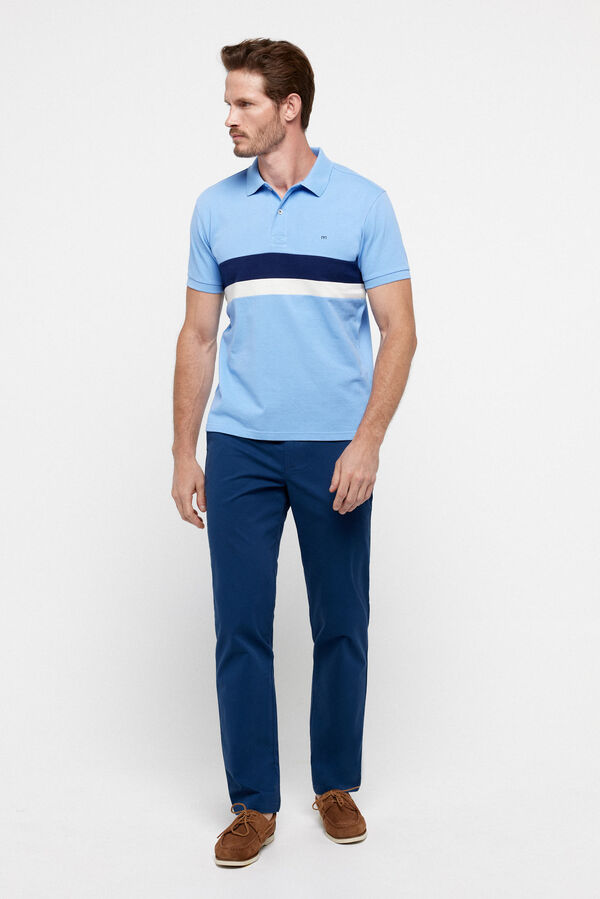 milano Polo manga corta confeccionado en 100% algod&oacute;n. Franjas a contraste en frontal. Logo bordado en pecho Azul