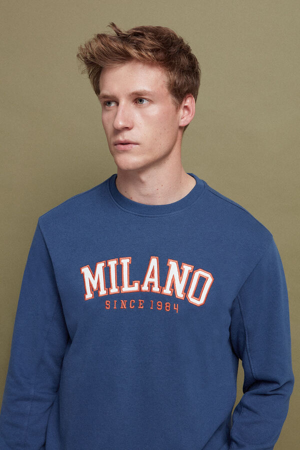 Fifty Outlet Sweatshirt confecionada em algodão com patch de inspiração college Marinho
