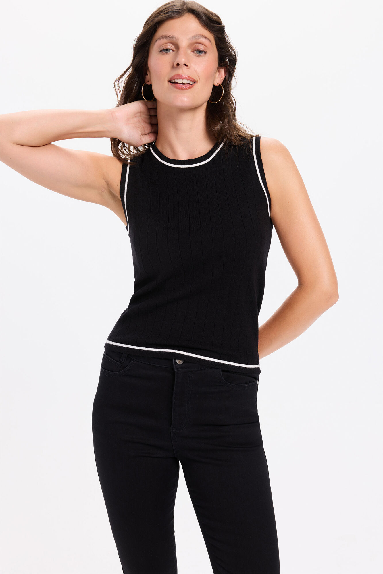 Milano Top de punto color negro con detalles a contraste en blanco