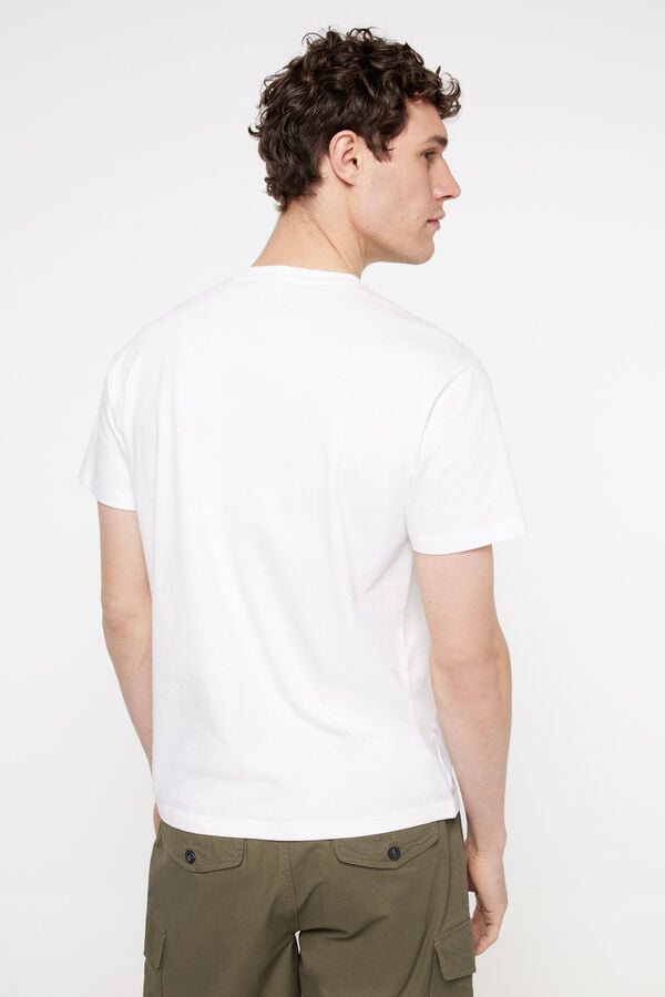 Fifty Outlet T-shirt manga curta. 100% algodão. Branco