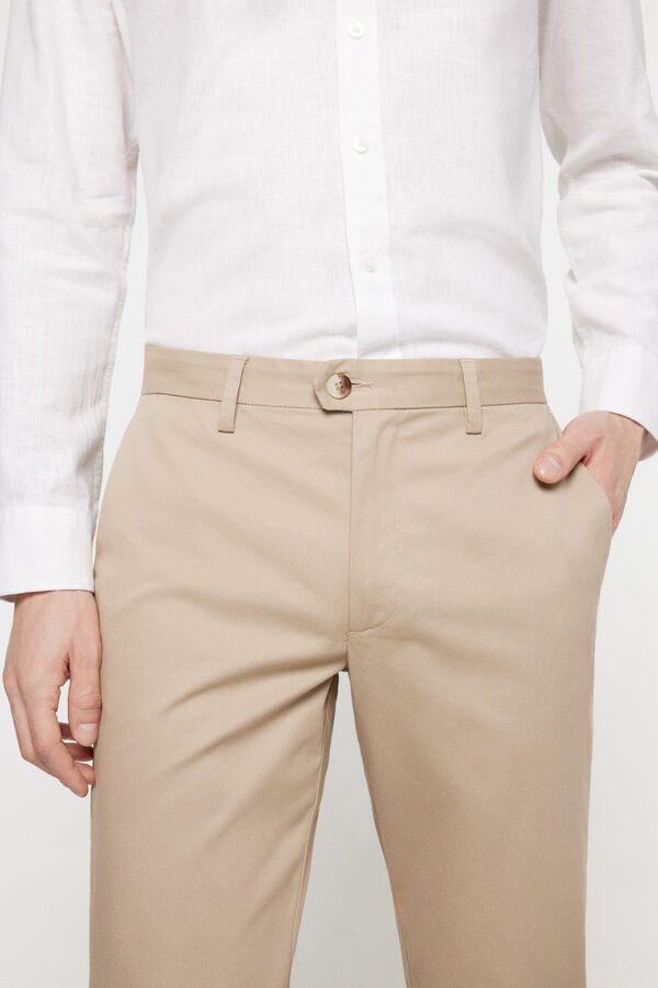 Fifty Outlet Chino Liso Vestir. Marfil