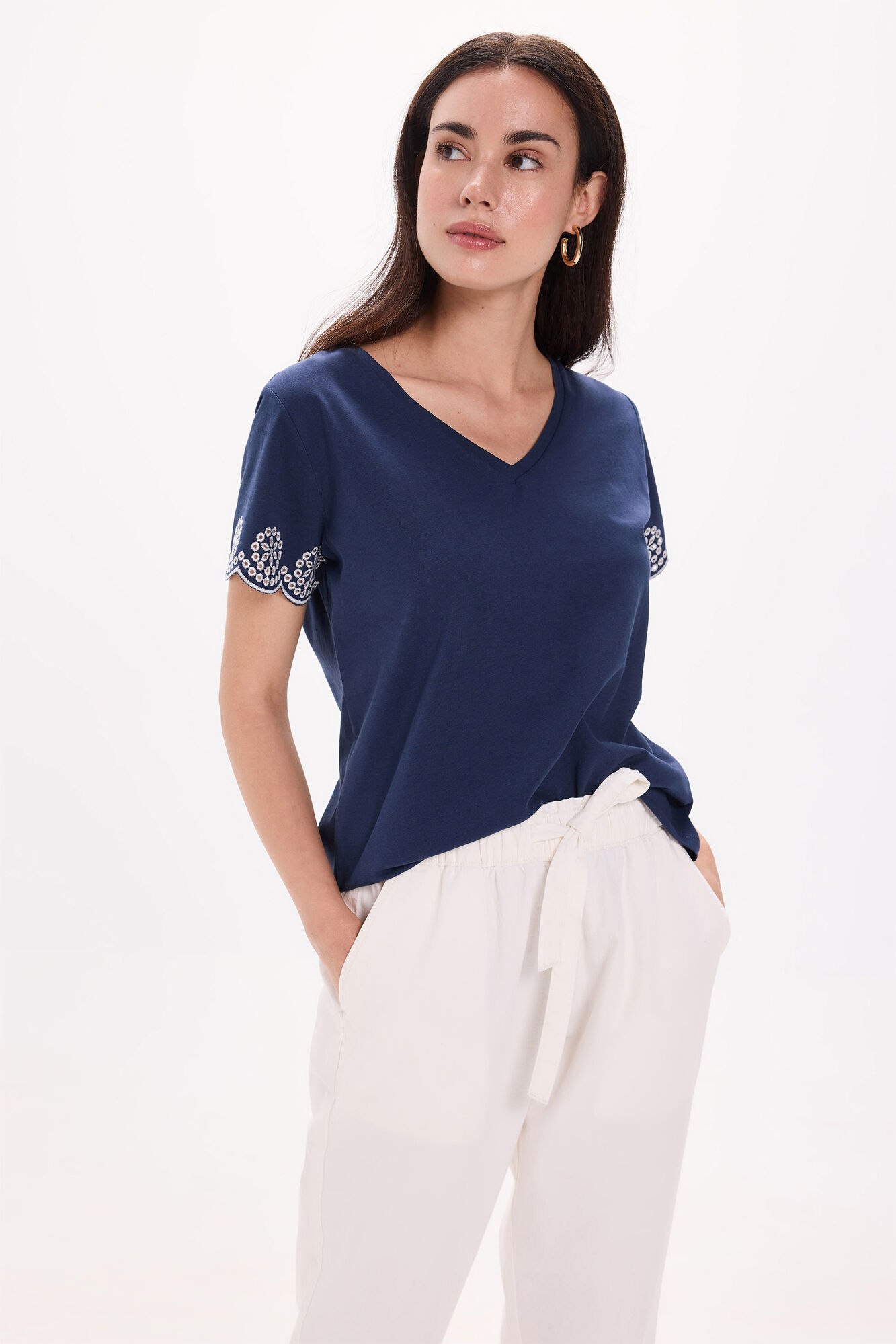 Milano Camiseta cuello pico manga corta bordada