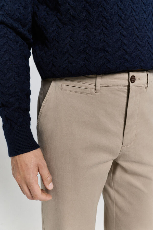 Pedro del Hierro Pantalón chino comfort fit Beige