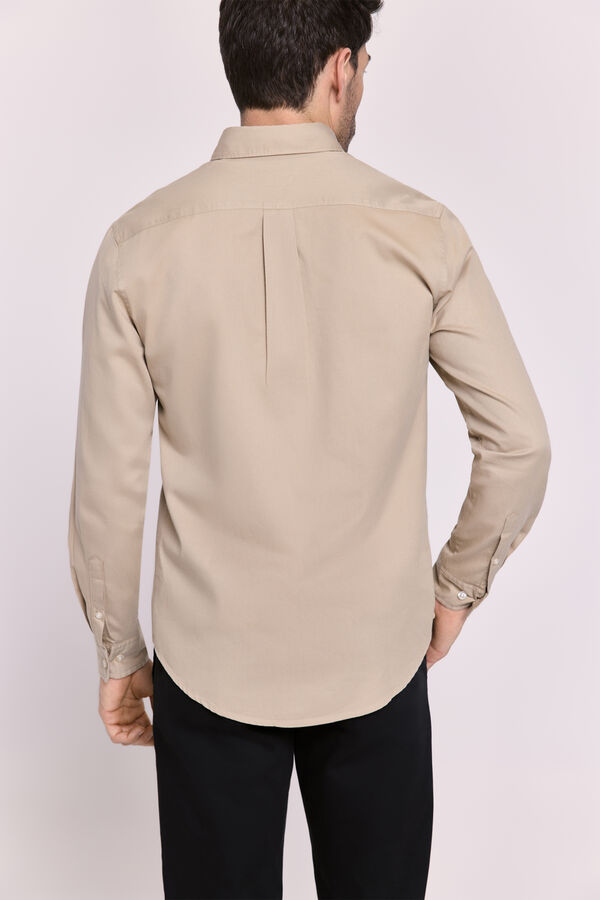 Milano Camisa lisa manga larga Marr&oacute;n