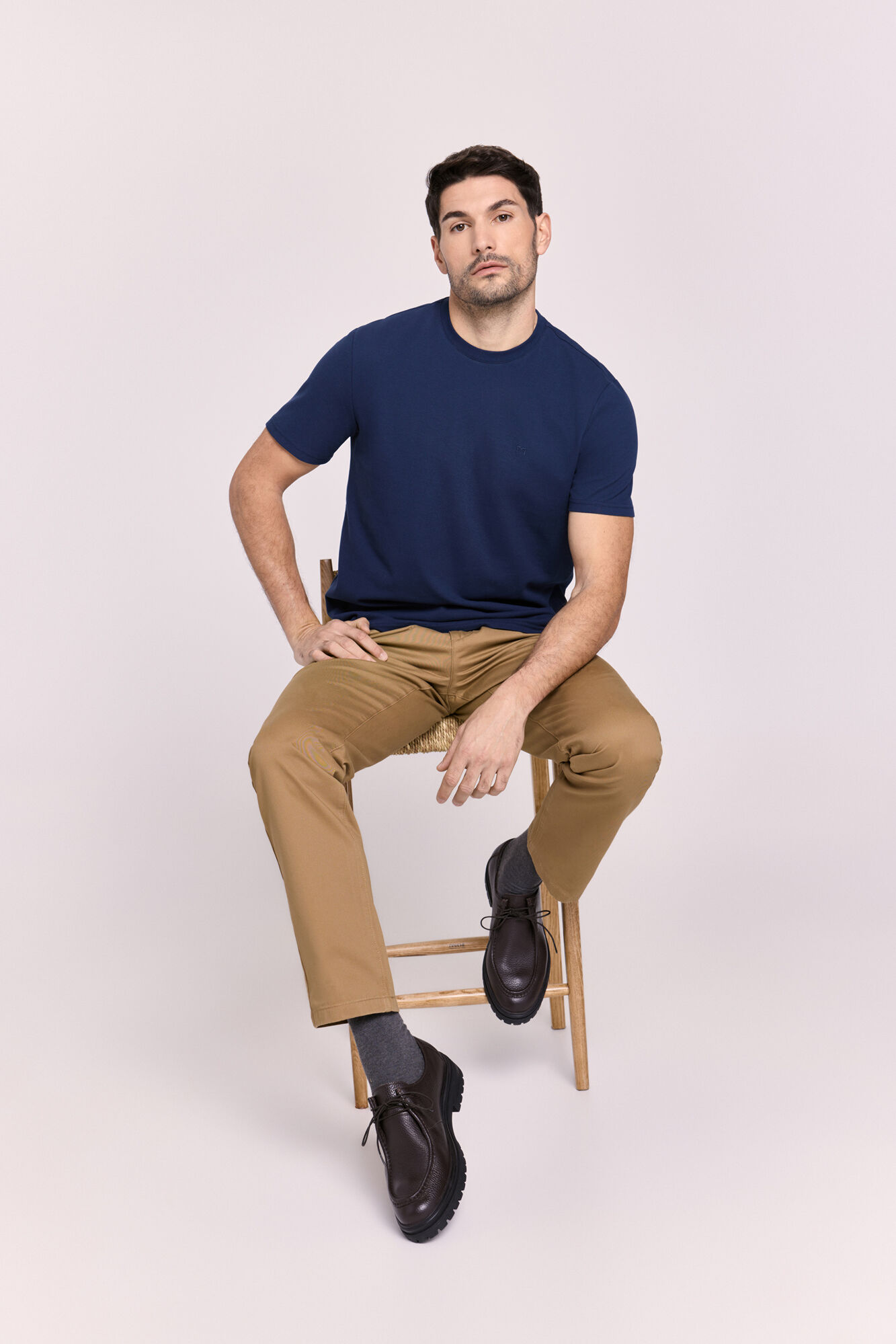 Milano Camiseta b&aacute;sica con logo bordado