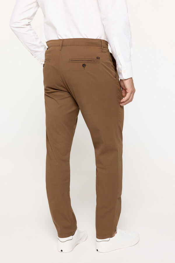 Fifty Outlet Pantalón Chino Básico Tostado