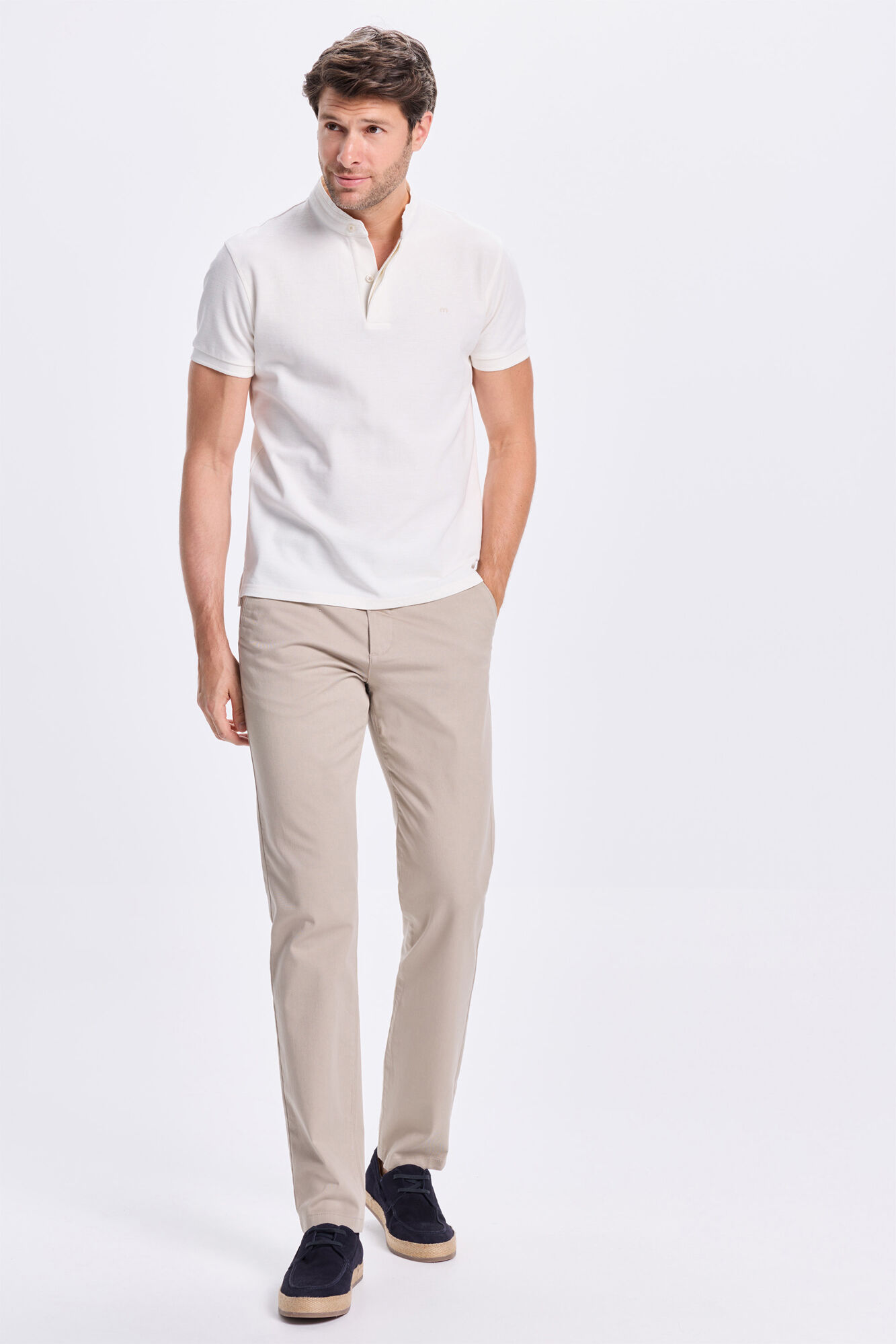 Milano Pantal&oacute;n Chino Liso Slim