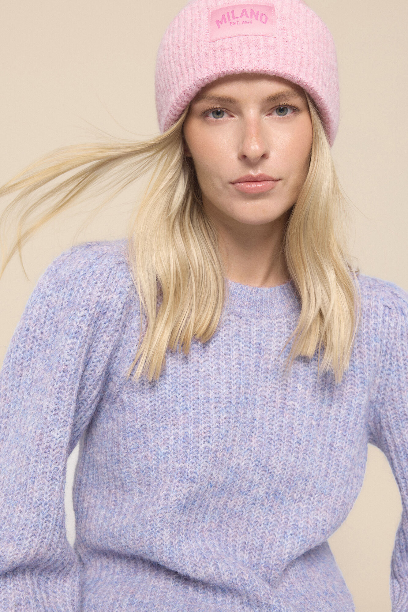 Milano Gorro rosa con etiqueta Milano