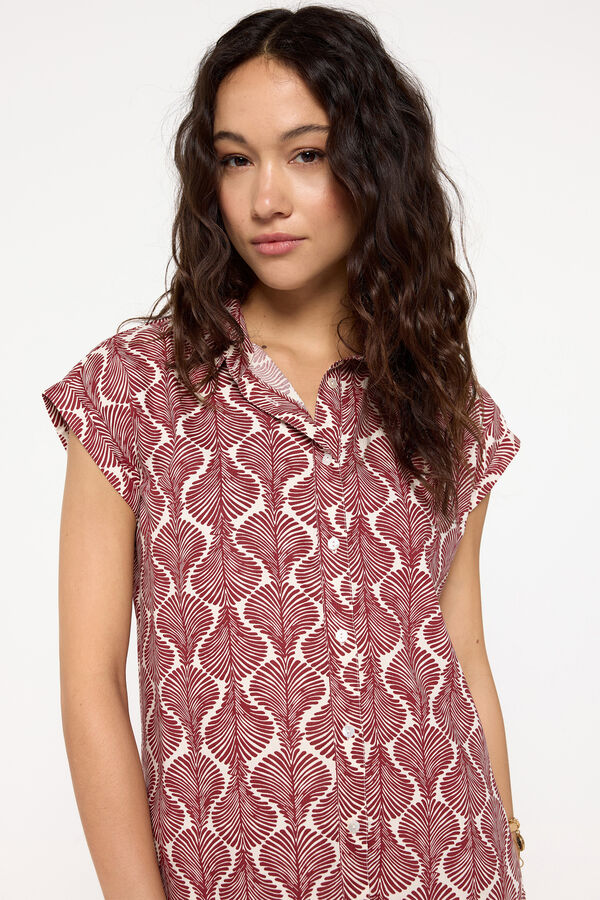 Fifty Outlet Camisa manga curta estampada. Estampado maroon