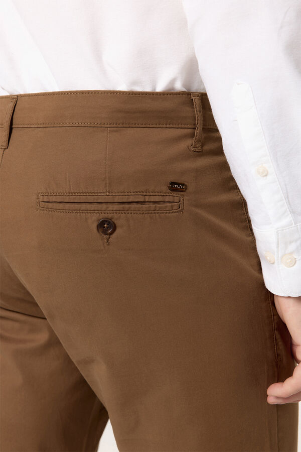 Fifty Outlet Pantalón Chino Básico Tostado