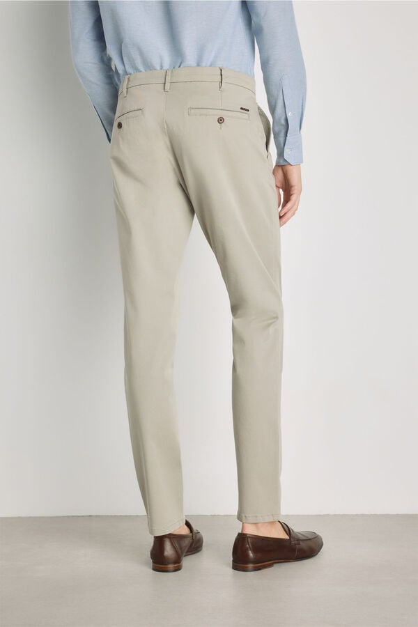 Pedro del Hierro Cal&ccedil;as chino slim fit C&aacute;qui