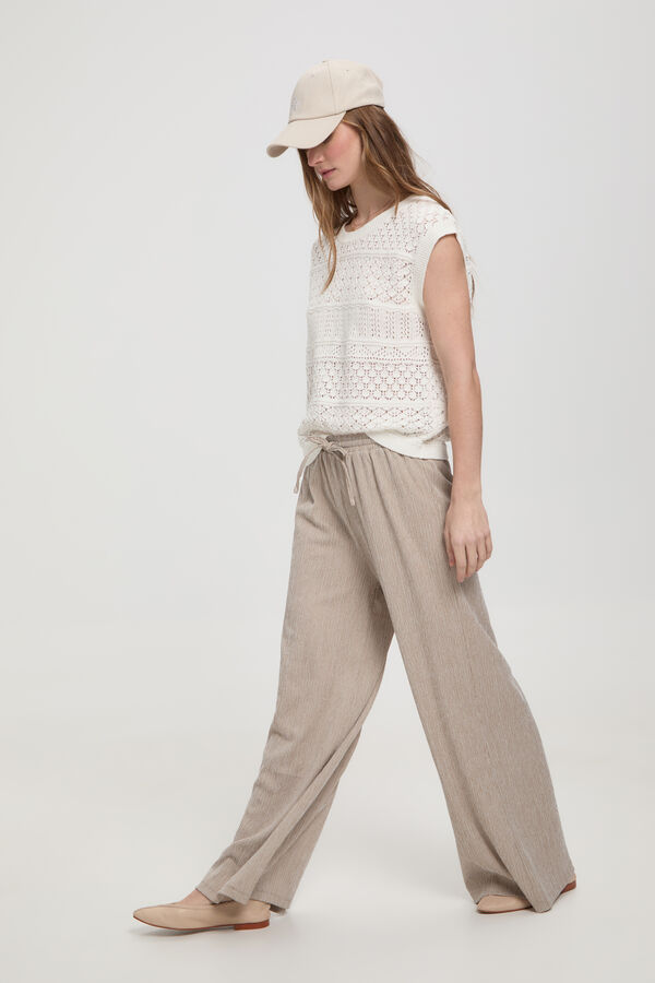 Milano Cal&ccedil;as largas e flu&iacute;do Camel