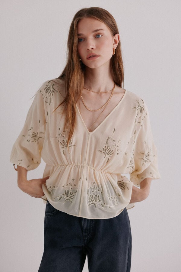 Hoss Intropia Catena. Blusa bordada Ecru