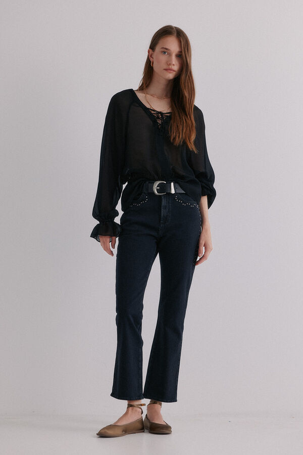 Hoss Intropia Clem&ecirc;ncia. Blusa com fecho cruzado Preto