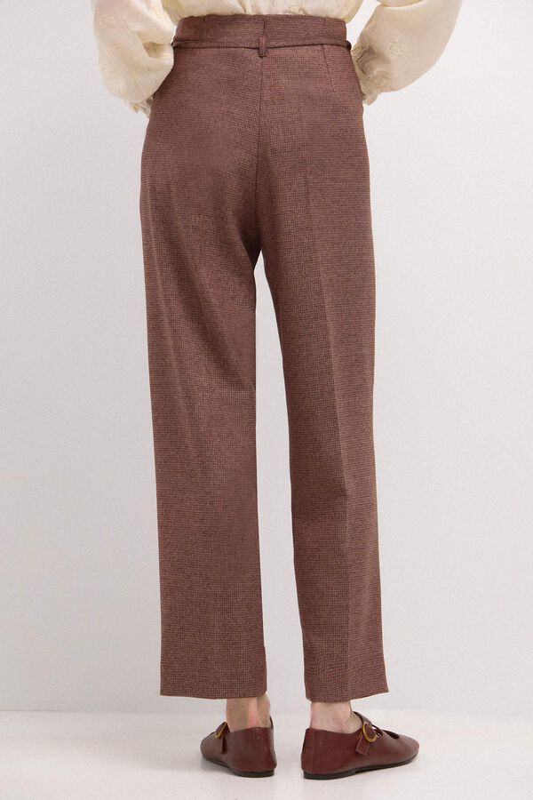 Hoss Intropia Piedad. Pantal&oacute;n de cuadros con lazada Marron