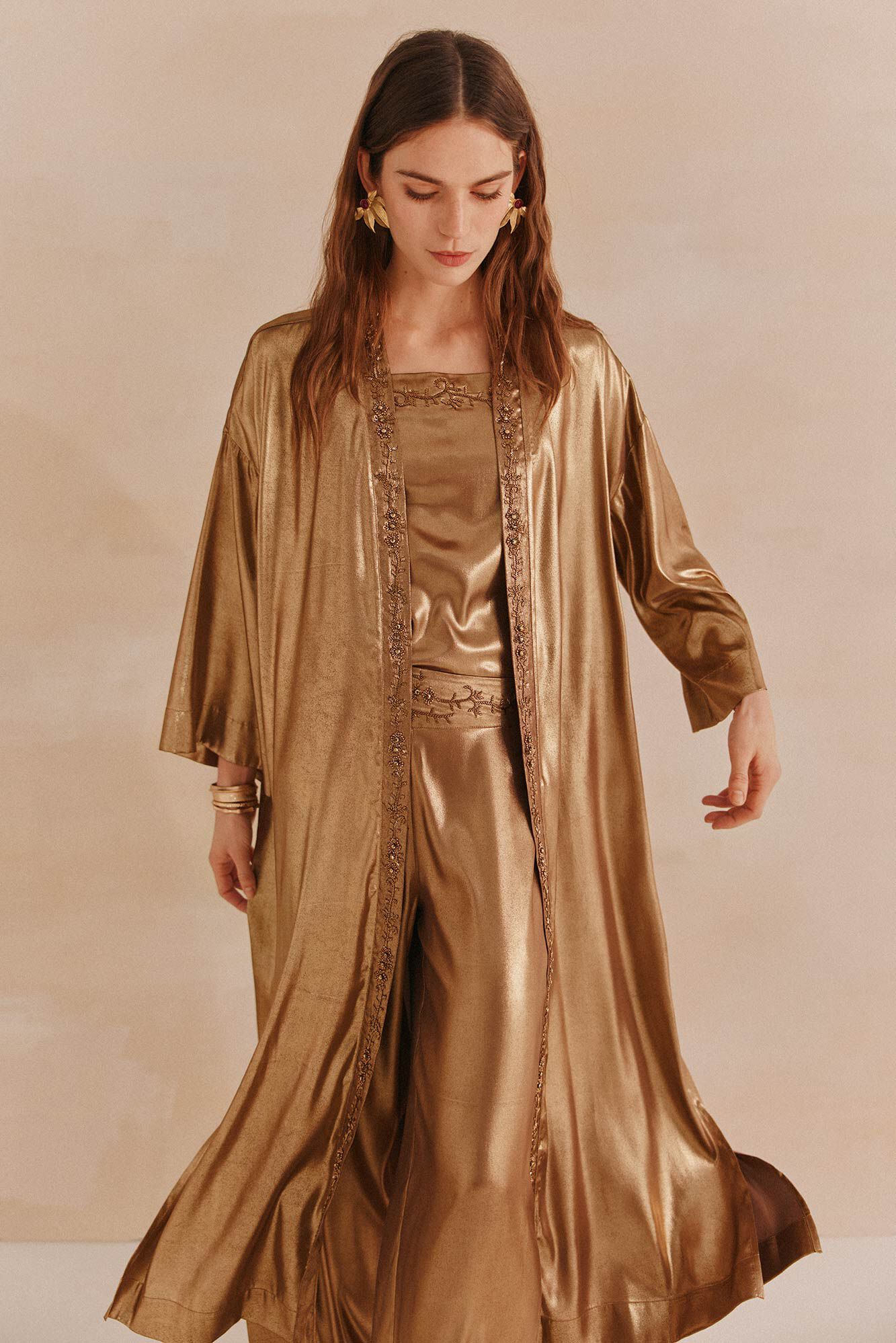 Hoss Intropia Esti. Kimono bordado