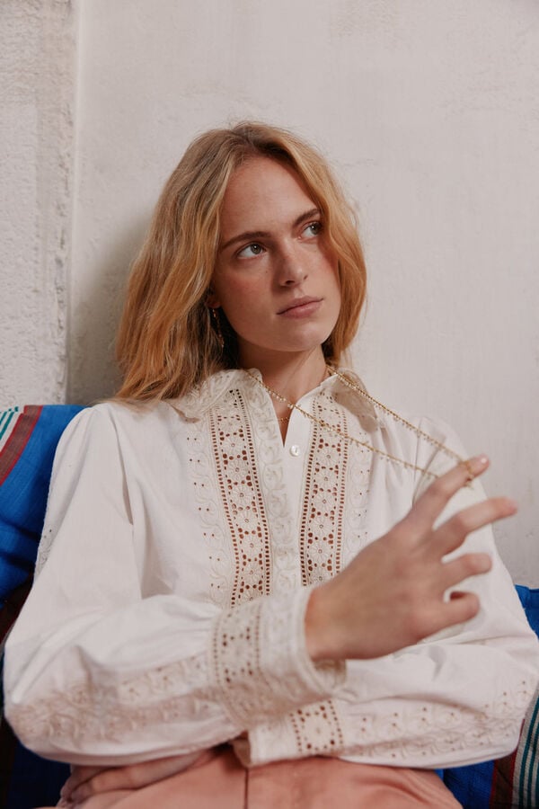 Hoss Intropia Candelaria. Camisa bordada. Beige