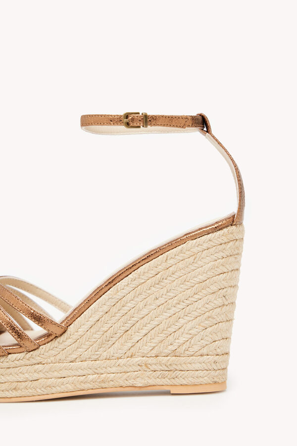Hoss Intropia Miren. Sandálias de cunha Dourado