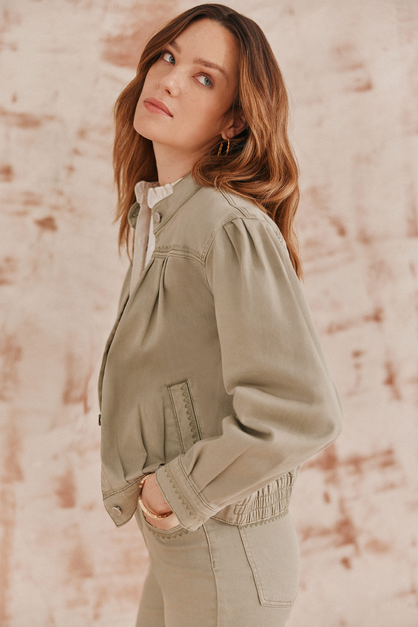 Hoss Intropia Beatriz. Chaqueta bomber frunces