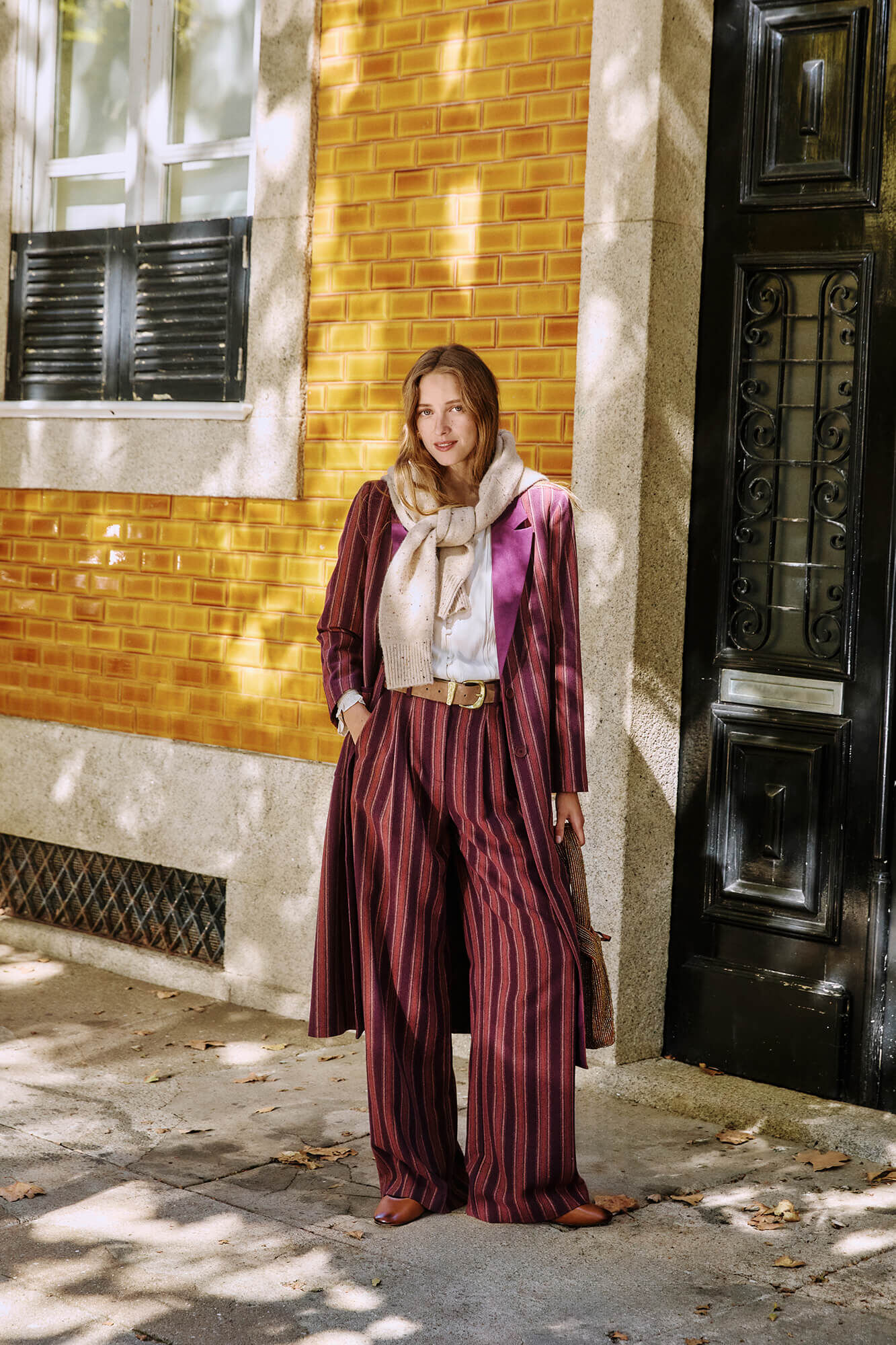 Hoss Intropia Francesca. Sobrecasaca riscas