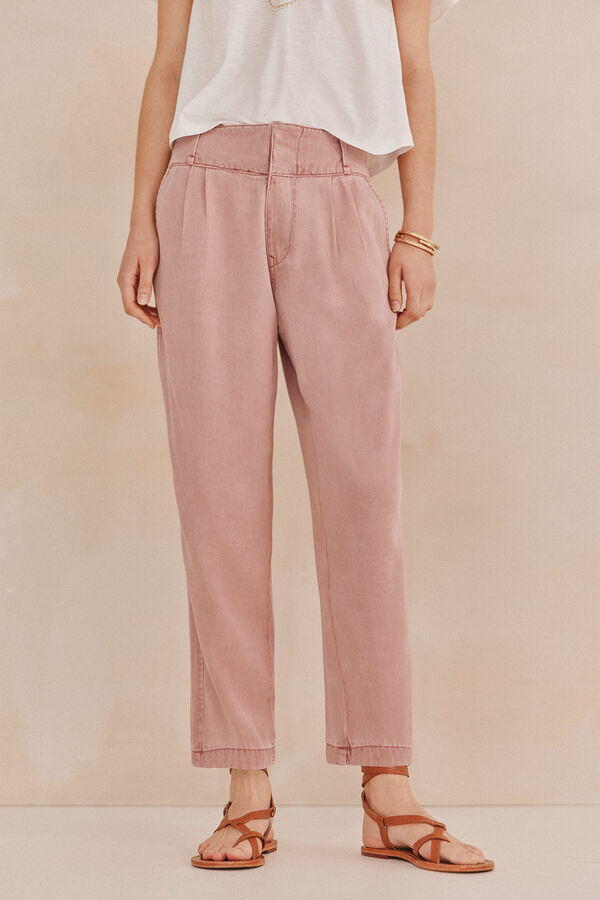 Hoss Intropia Priscila. Cal&ccedil;as retas Subiu