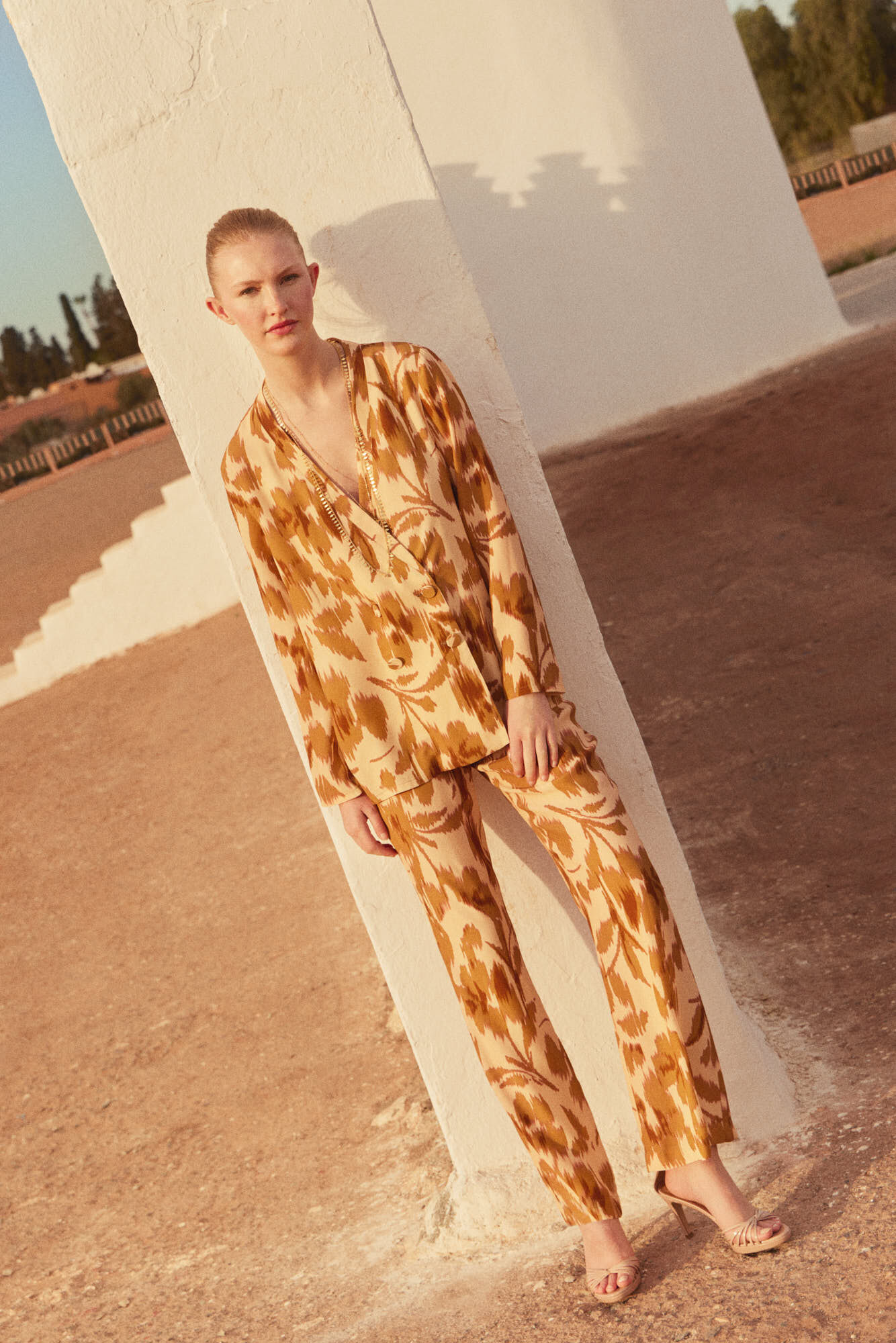 Hoss Intropia Prisca. Pantal&oacute;n amplio estampado