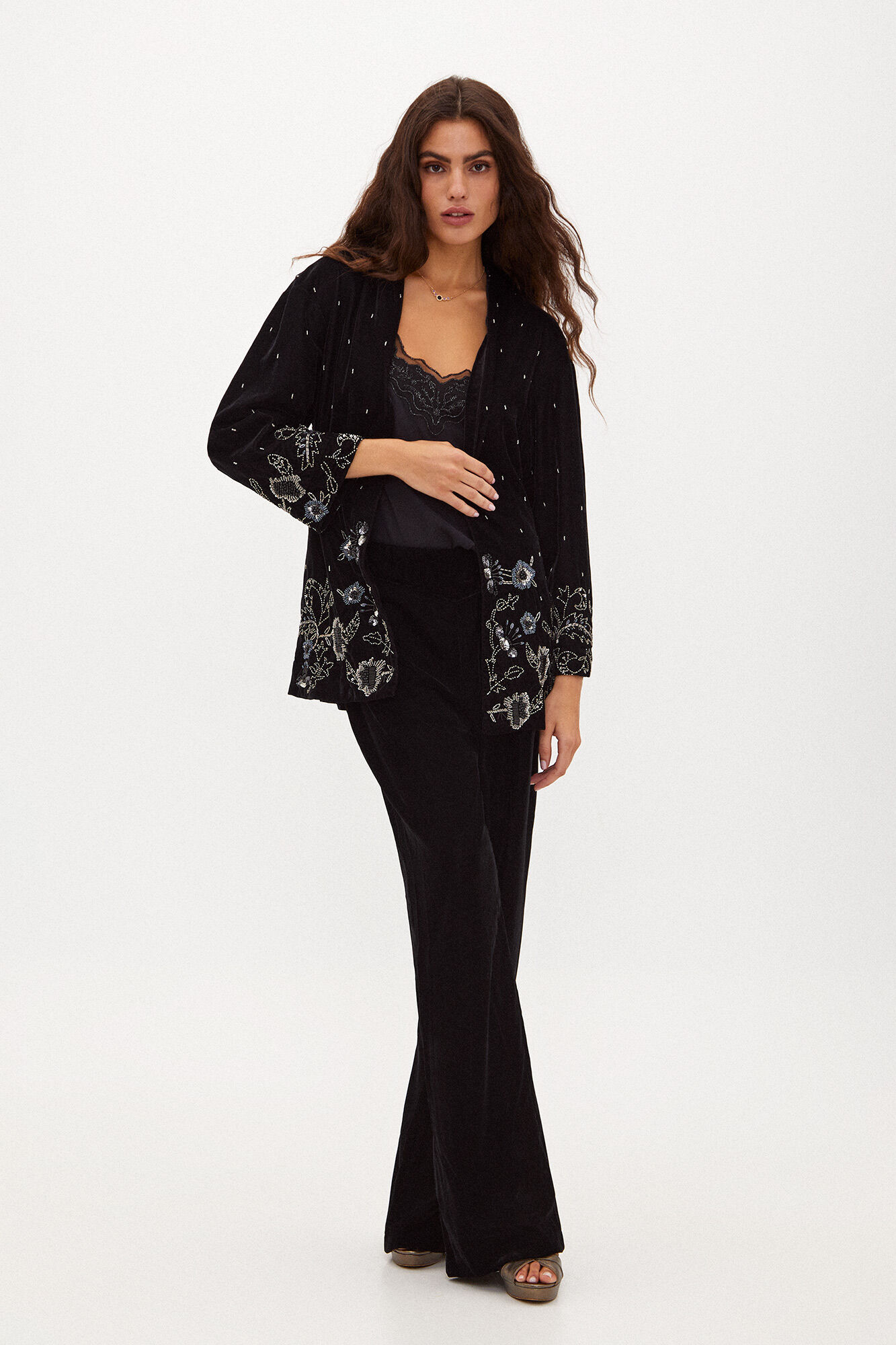 Hoss Intropia Sade. Pantalones amplios de terciopelo