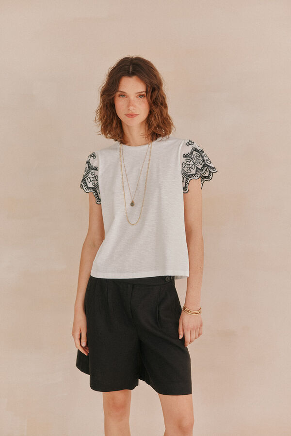 Hoss Intropia Monique. T-shirt bordada Ecru