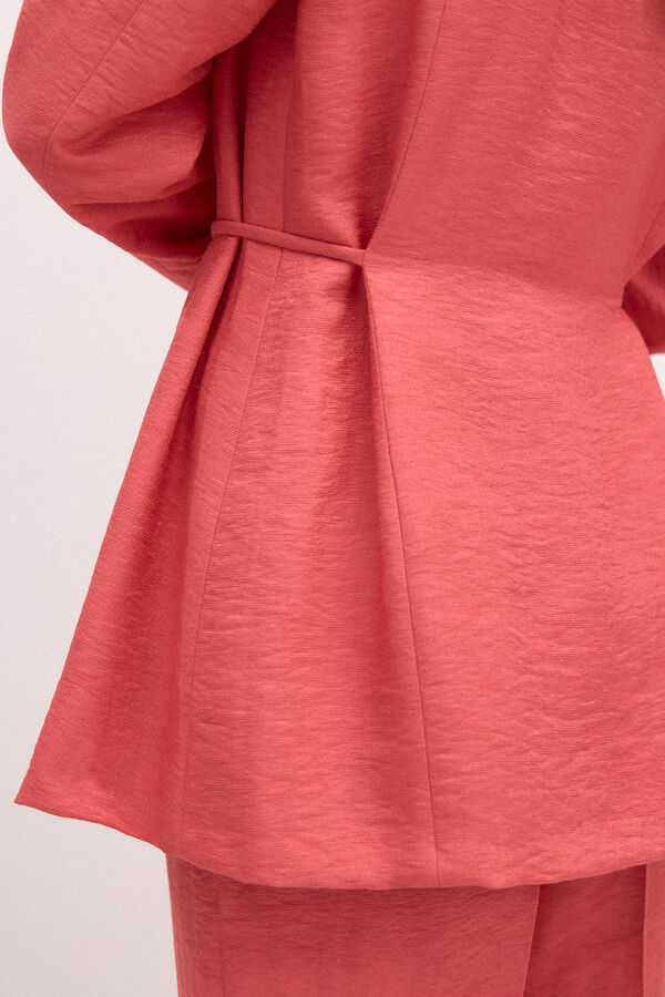 Hoss Intropia Edurne. Palet&oacute; alfaiate acetinada Vermelho