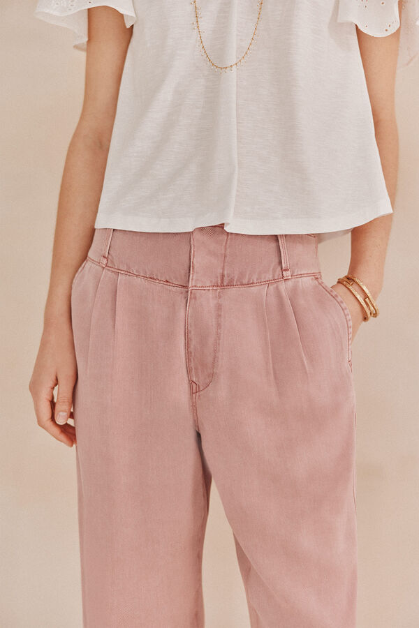 Hoss Intropia Priscila. Cal&ccedil;as retas Subiu