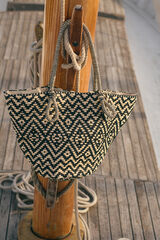 Hoss Intropia Nídia. Alcofa de ráfia Preto