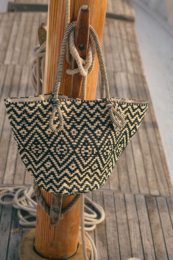 Hoss Intropia Nídia. Alcofa de ráfia Preto