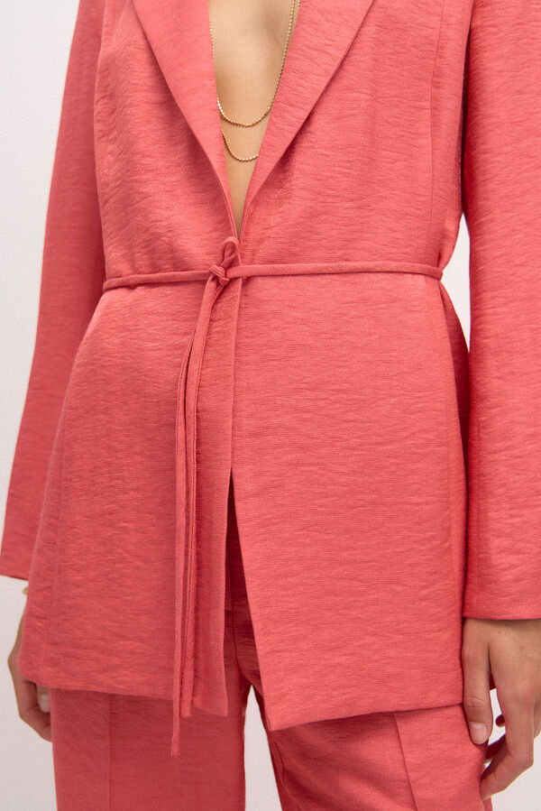 Hoss Intropia Edurne. Palet&oacute; alfaiate acetinada Vermelho