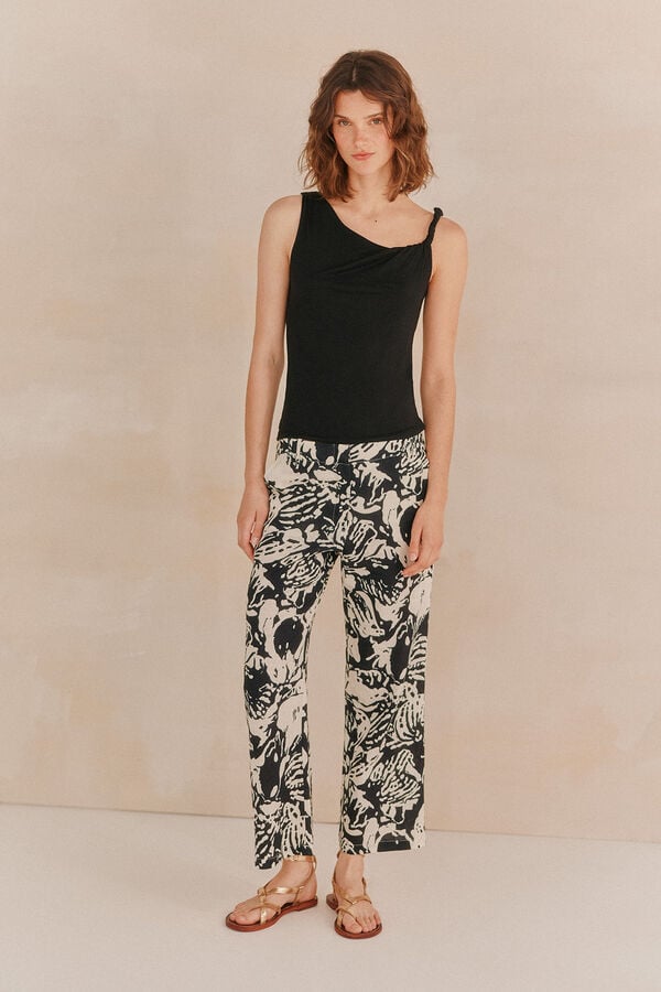 Hoss Intropia Milia. Camiseta drapeada Preto