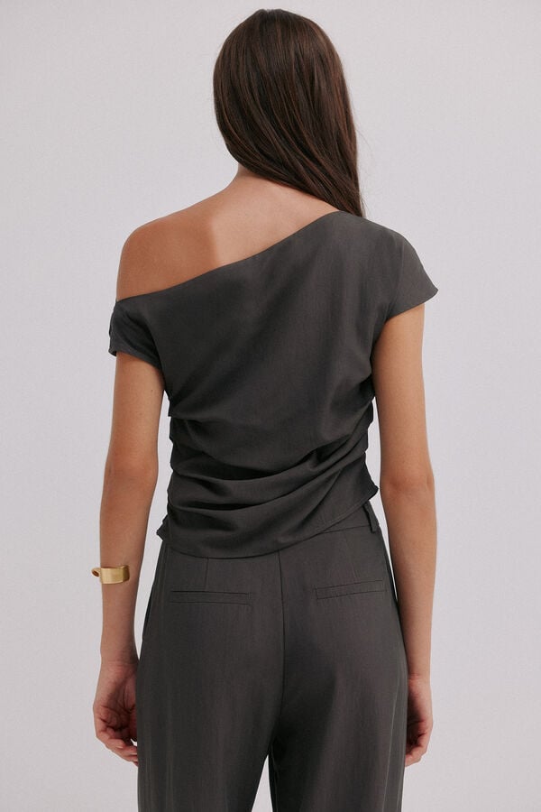 Hoss Intropia Gisele. Top assim&eacute;trico Cinzento