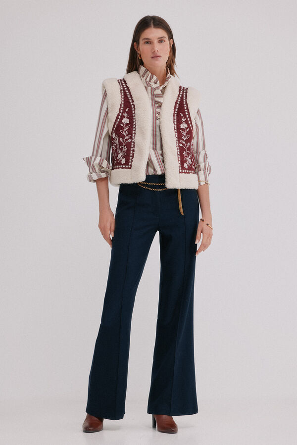 Hoss Intropia Daia. Chaleco bordado Granate