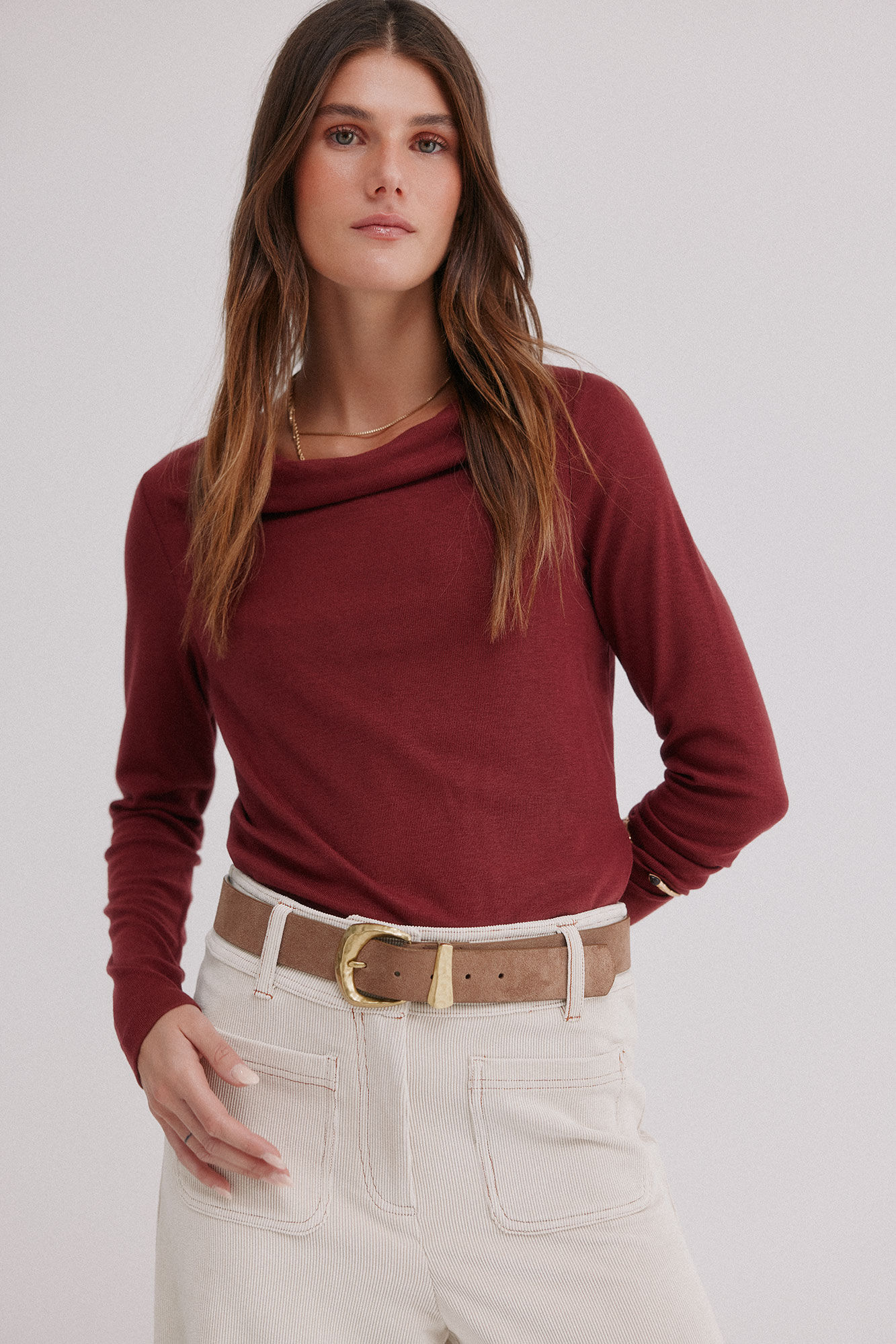 Hoss Intropia Mirta. T-shirt com decote drapeado