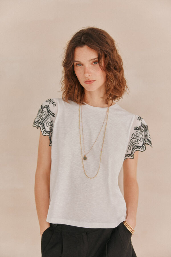 Hoss Intropia Monique. T-shirt bordada Ecru