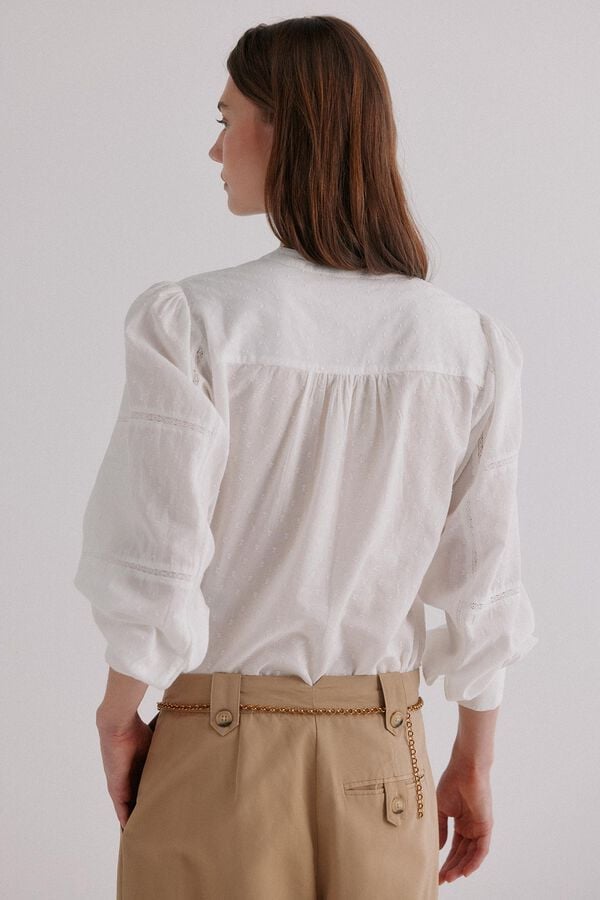 Hoss Intropia Genevi&egrave;ve. Blusa rom&acirc;ntica Ecru