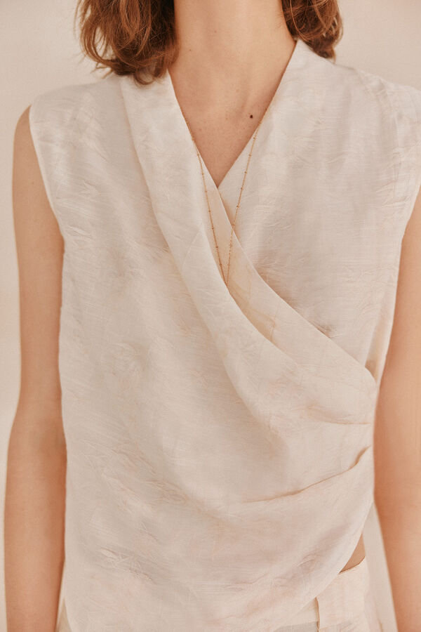 Hoss Intropia Ginebra. Blusa drapeada Marfil