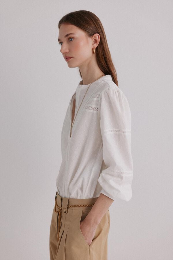 Hoss Intropia Genevi&egrave;ve. Blusa rom&acirc;ntica Ecru
