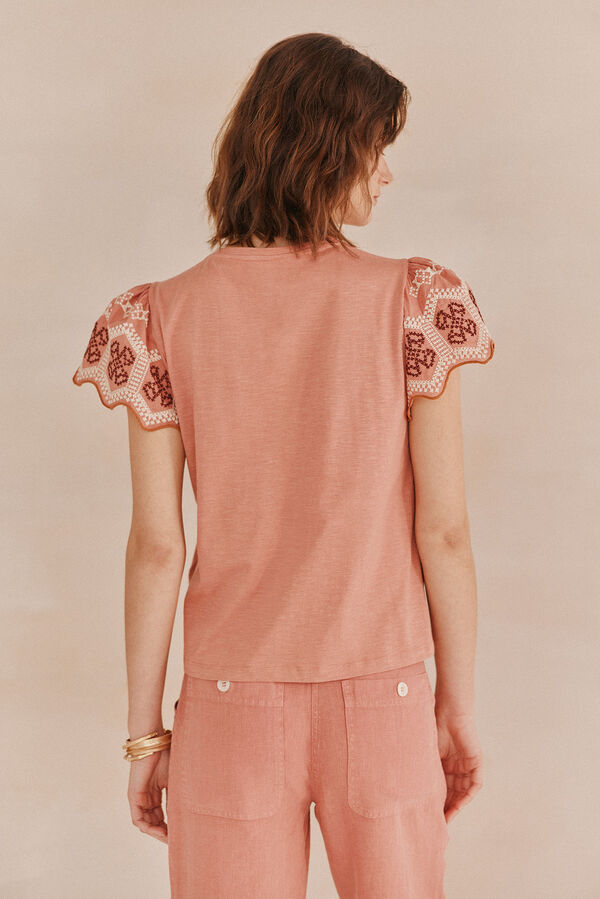 Hoss Intropia Monique. Camiseta bordada Rosa