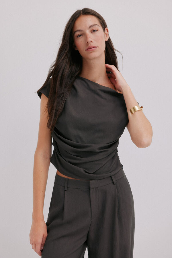 Hoss Intropia Gisele. Top assim&eacute;trico Cinzento